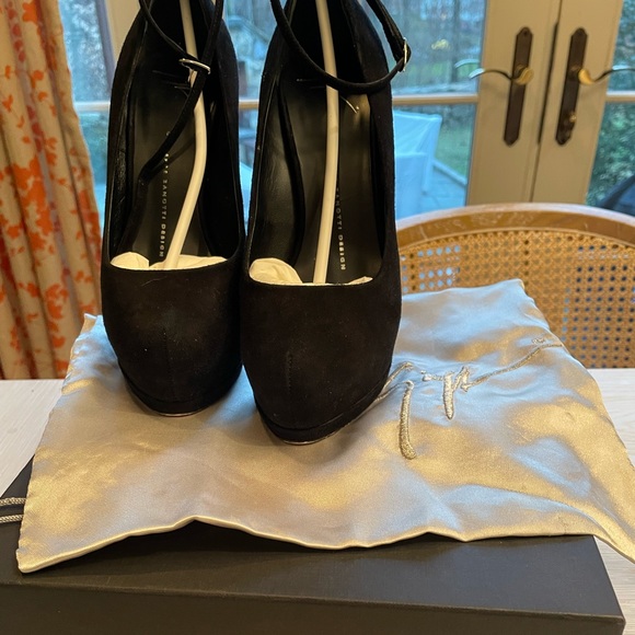 Giuseppe Zanotti ladies suede platforms - Picture 2 of 8